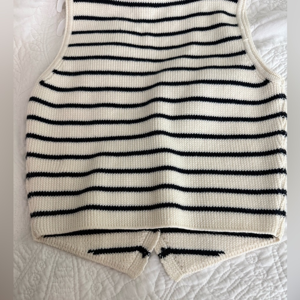 NWT Striped Knit Vest with Buttons - Sincerely Jules - Picture 4 of 4